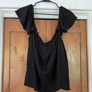 Size 4 black cap sleeve button down crop top